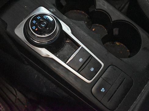 Used 2022 Ford Escape SE w/ SE Sport Appearance Package image 22