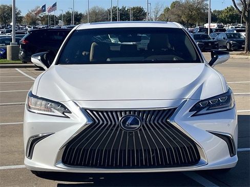 Used 2021 Lexus ES 300h Ultra Luxury w/ Accessory Package 2 image 8