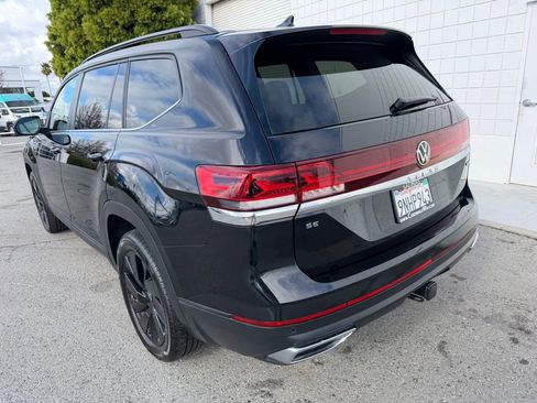 Used 2024 Volkswagen Atlas SE AWD/4WD image 4