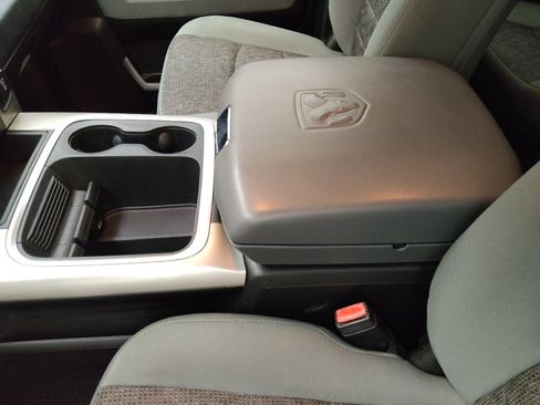 Used 2017 RAM 1500 Classic SLT image 26