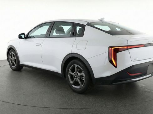 Used 2025 Kia K4 LXS image 6