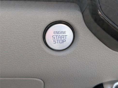 Used 2026 Kia Carnival SX w/ SX Dark Edition Package image 24