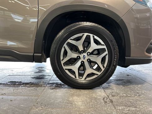 Used 2023 Subaru Forester Premium image 44