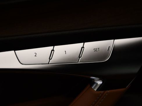 Used 2025 Audi A6 Premium Plus image 35