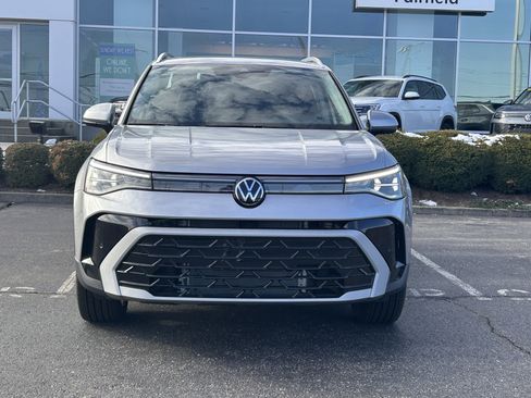 New 2026 Volkswagen Taos SEL image 2