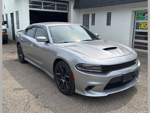 Used 2017 Dodge Charger R/T w/ Quick Order Package 29S RWD image 1