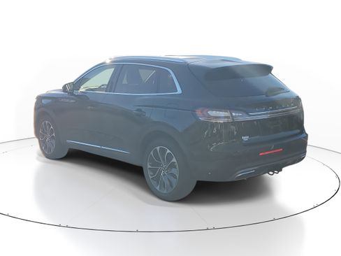 Used 2023 Lincoln Nautilus Reserve w/ Luxury Package image 6