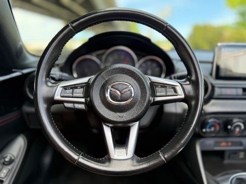 Used 2017 MAZDA MX-5 Miata Club RWD image 19