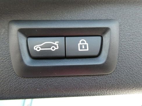 Used 2022 BMW X7 xDrive40i w/ Premium Package image 21