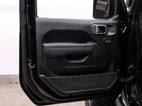 Used 2025 Jeep Gladiator Rubicon w/ Safety Group image 81