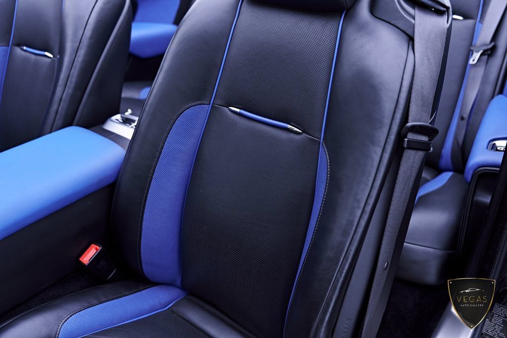 Used 2019 Rolls-Royce Dawn RWD image 55
