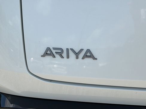 Used 2024 Nissan Ariya FWD image 11