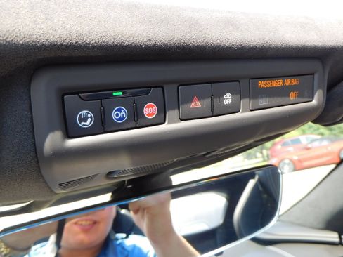 Used 2023 Chevrolet Corvette Stingray Premium Conv w/ Z51 Performance Package image 28