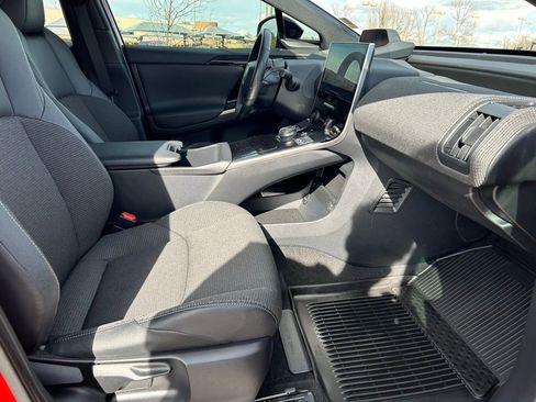 Used 2024 Toyota bZ4X XLE w/ Weather Package image 30