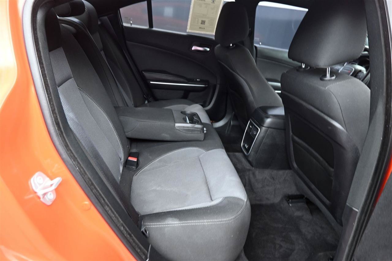 Used 2018 Dodge Charger SXT RWD image 10