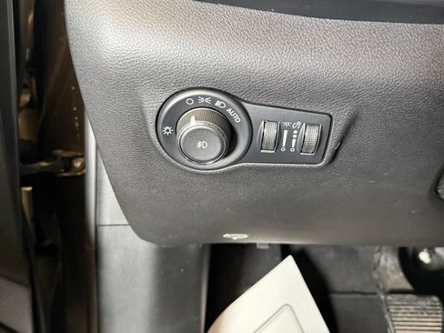 Used 2022 Jeep Compass Latitude AWD/4WD image 19