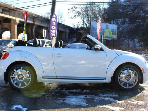 Used 2014 Volkswagen Beetle TDI image 10
