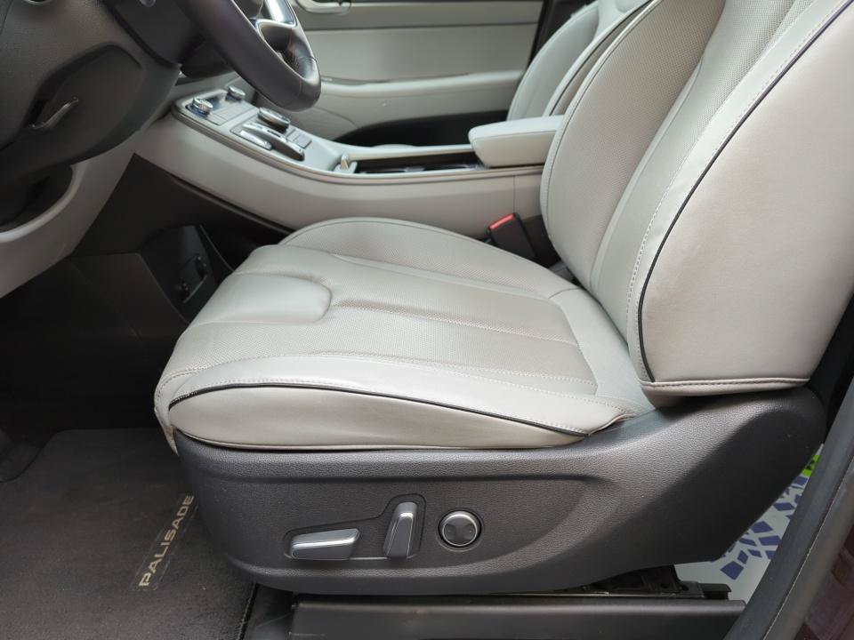 Used 2023 Hyundai Palisade SEL w/ Cargo Package AWD/4WD image 11