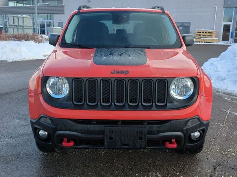 Used 2017 Jeep Renegade Trailhawk image 3