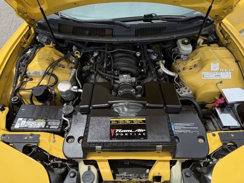 Used 2002 Pontiac Firebird Formula RWD image 18