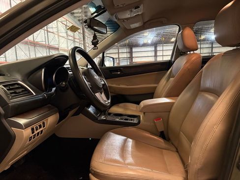 Used 2015 Subaru Outback 2.5i Limited w/ Popular Package #4 image 5