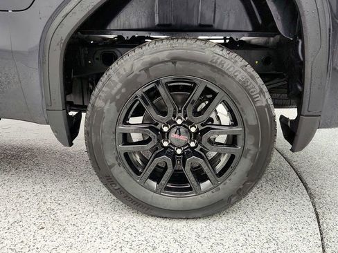Used 2025 GMC Sierra 1500 Elevation image 9