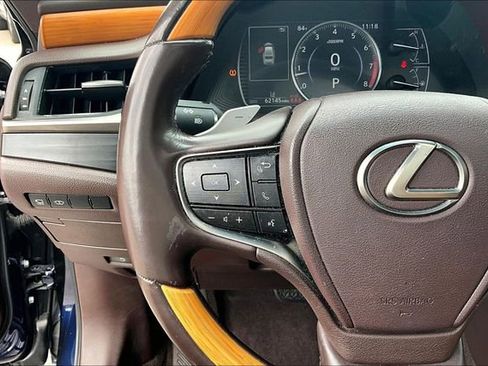 Used 2019 Lexus ES 350 Ultra Luxury w/ Accessory Package FWD image 18