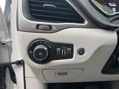 Used 2020 Jeep Cherokee Latitude Lux w/ Comfort/Convenience Group image 25