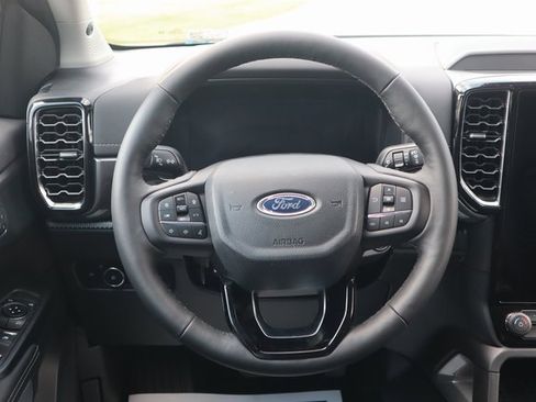 New 2025 Ford Ranger Lariat w/ FX4 Off-Road Package image 4