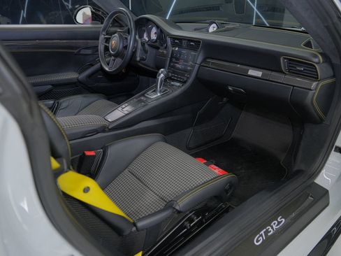 Used 2019 Porsche 911 GT3 RS RWD image 33
