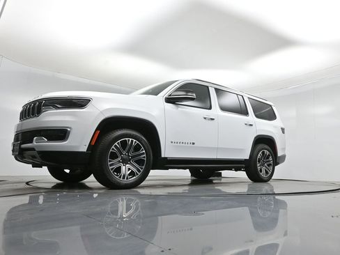 Used 2024 Jeep Wagoneer Series II w/ Flexible Seating Group image 50