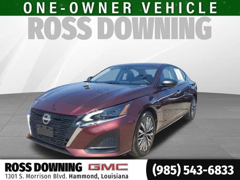 Used 2024 Nissan Altima 2.5 SV FWD image 1