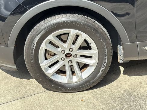 Used 2017 Ford Explorer XLT w/ Equipment Group 202A image 11