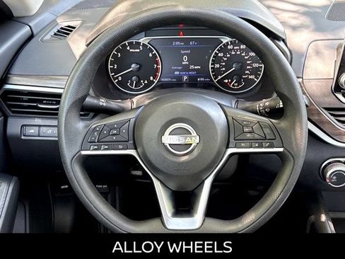 Certified 2024 Nissan Altima 2.5 SV FWD image 11