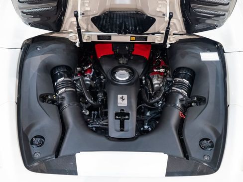 Certified 2023 Ferrari F8 Tributo RWD image 18