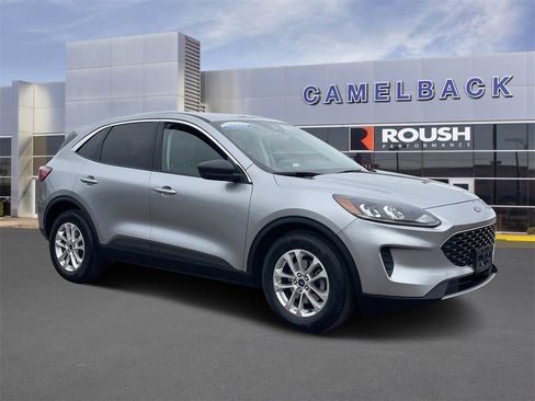 Used 2022 Ford Escape SE image 7