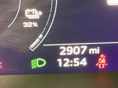 Used 2025 Audi Q4 e-tron Premium Plus w/ Premium Plus image 13