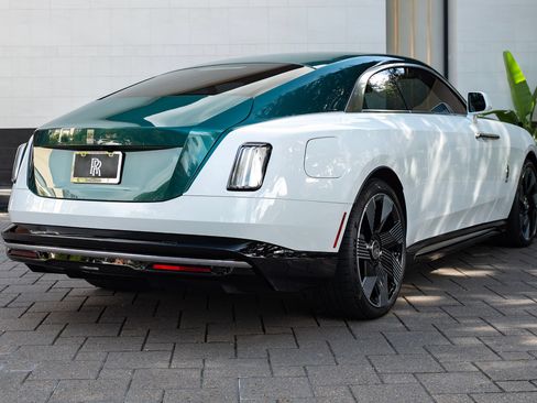 Used 2025 Rolls-Royce Spectre w/ Leather Finishing Pack AWD/4WD image 3