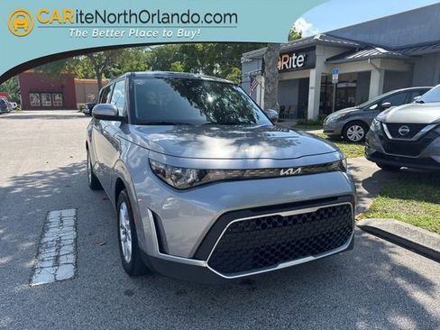 Used 2025 Kia Soul LX w/ LX Technology Package FWD image 1