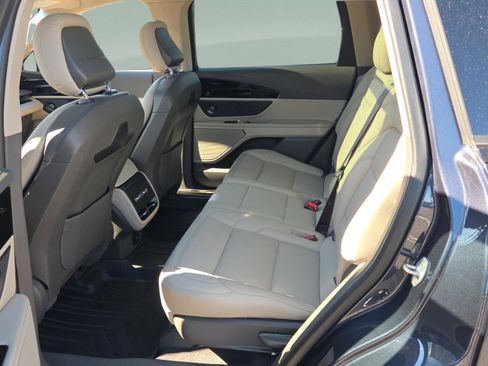 Used 2024 Lincoln Nautilus Premier w/ Equipment Group 102A image 9