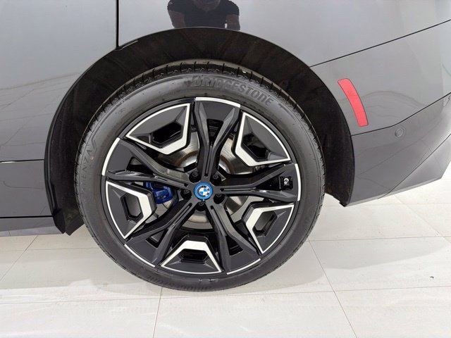 Certified 2024 BMW iX xDrive50 w/ Sport Package AWD/4WD image 41