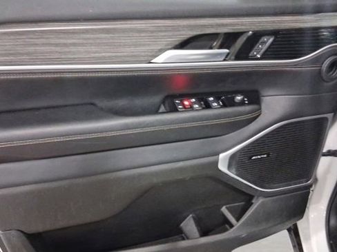 Used 2024 Jeep Wagoneer L Series II w/ Flexible Seating Group image 24