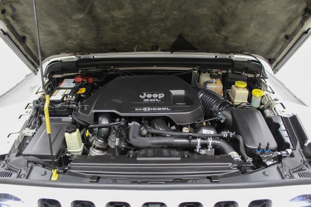 Used 2021 Jeep Gladiator Rubicon AWD/4WD image 14