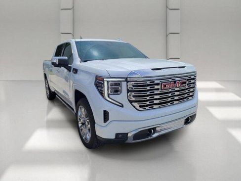 Used 2026 GMC Sierra 1500 Denali AWD/4WD image 3