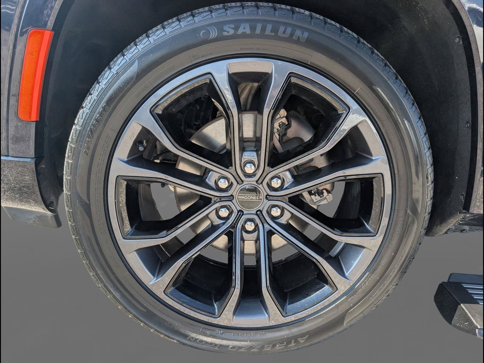 Used 2024 Jeep Grand Wagoneer L Series II AWD/4WD image 25
