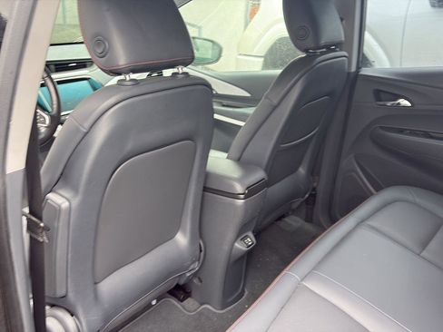 Used 2018 Chevrolet Bolt Premier w/ Driver Confidence II Package image 8