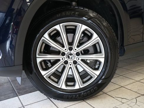Used 2024 Mercedes-Benz GLC 300 4MATIC image 60