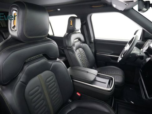 Used 2025 Rivian R1S Adventure image 23