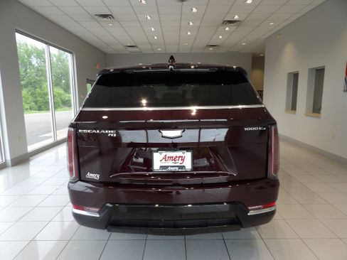Used 2025 Cadillac Escalade IQ Luxury 2 AWD/4WD image 5