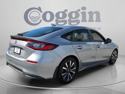 Certified 2024 Honda Civic EX-L image 5